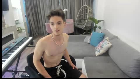 Snapshot of johnnyk8 chatting on 06-27-26, 05:40 Johnny k. online show from 06-27-26, 05:40