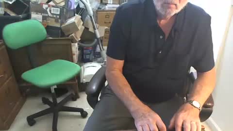 johnnys110153 online show from 11-01-25, 05:37