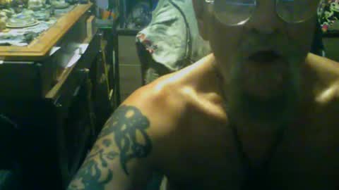 johnnyshung1 online show from 10-16-25, 07:53