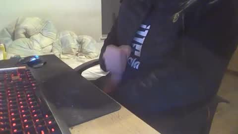 Snapshot of johnot1998 chatting on 11-01-25, 01:07 johnot1998 online show from 11-01-25, 01:07