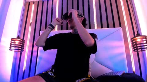 johnsonisaac94  online show from 09-18-25, 02:02