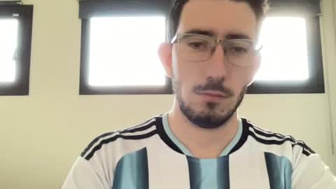 Snapshot of johnukber chatting on 07-19-26, 04:54 John Ukber online show from 07-19-26, 04:54