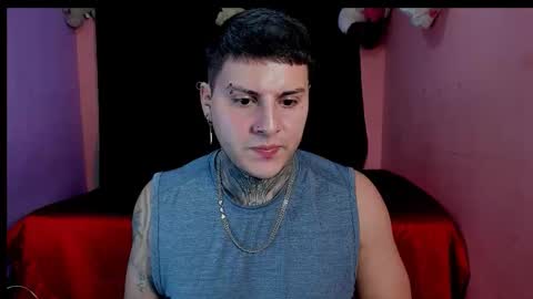 Snapshot of johny_multicum chatting on 11-08-25, 04:34 Johny online show from 11-08-25, 04:34