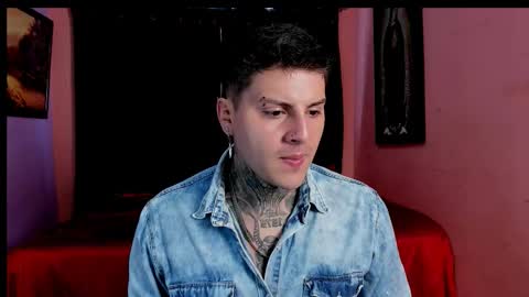 Snapshot of johny_multicum chatting on 11-21-25, 05:55 Johny online show from 11-21-25, 05:55