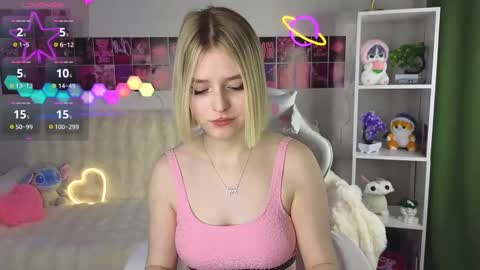 Paula online show from 02-15-25, 01:10