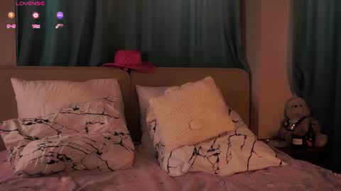 Snapshot of jojojoannaa chatting on 07-23-26, 02:53 Aurora online show from 07-23-26, 02:53