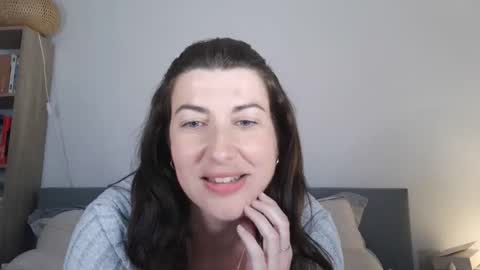 jolie_cam online show from 04-12-26, 07:41