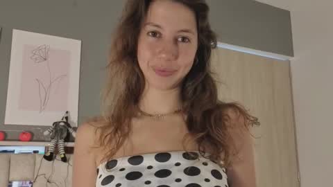 jolie_lov online show from 10-18-25, 01:23