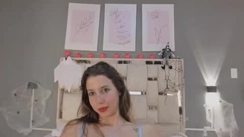 jolie_lov online show from 10-30-25, 03:57