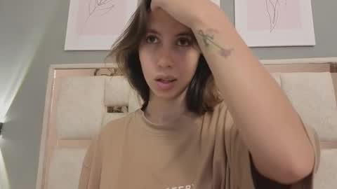 jolie_lov online show from 11-08-25, 02:28