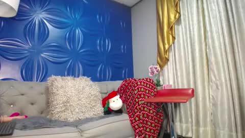 Jolie online show from 12-22-25, 12:35