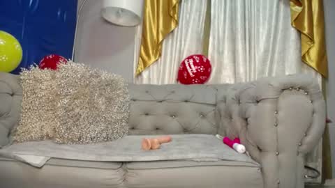 Snapshot of jolieduvalle chatting on 06-19-26, 12:20 Jolie online show from 06-19-26, 12:20