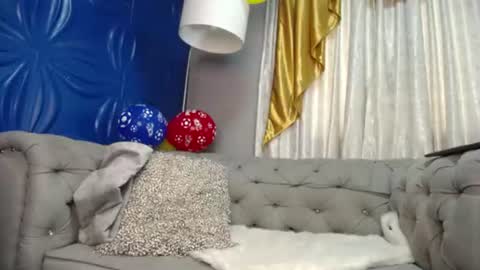 Snapshot of jolieduvalle chatting on 06-25-26, 12:20 Jolie online show from 06-25-26, 12:20