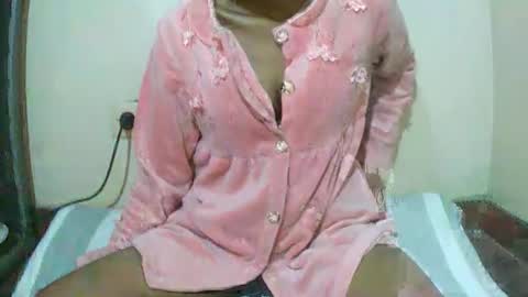 joliekah27 online show from 12-20-25, 06:48