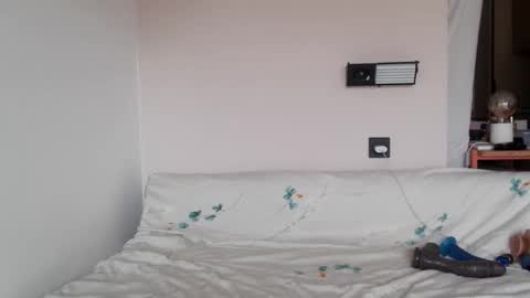 Snapshot of jolieroseeparis chatting on 10-06-25, 01:41 Rose online show from 10-06-25, 01:41