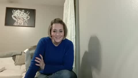 Snapshot of joliexx41 chatting on 12-06-24, 02:24 Jolie online show from 12-06-24, 02:24