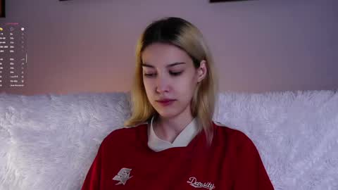 Snapshot of jolyndeb chatting on 05-15-26, 01:51 Viola online show from 05-15-26, 01:51