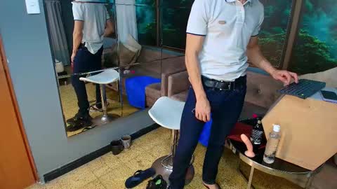 Jonas online show from 02-12-25, 10:37