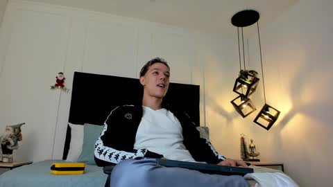 Jonathan Danielss  online show from 12-02-24, 11:45