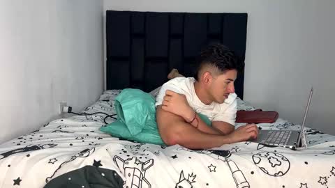 jonathancast08 online show from 04-17-26, 01:47