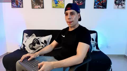 Snapshot of jonathanjoestar_ chatting on 04-30-26, 11:20 Instagram jonathanfit14 online show from 04-30-26, 11:20