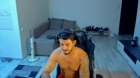 Snapshot of jonnyporn1 chatting on 10-30-25, 08:53 jonnyporn1 online show from 10-30-25, 08:53