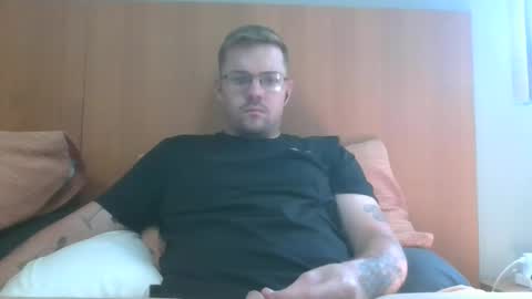 Snapshot of jonoy1995 chatting on 01-06-25, 04:58 jonoy1995 online show from 01-06-25, 04:58