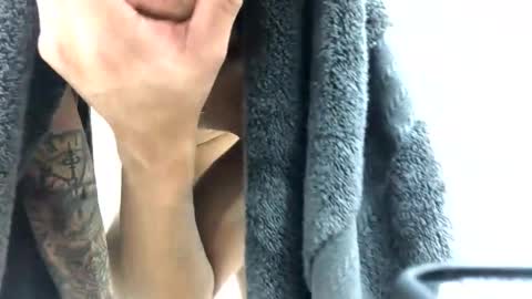 Snapshot of jonyflak chatting on 01-03-25, 10:29 Joohn online show from 01-03-25, 10:29