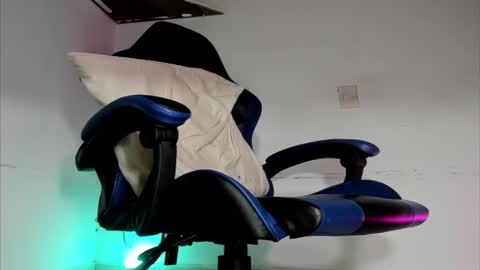 jordan33blake online show from 12-05-25, 01:47