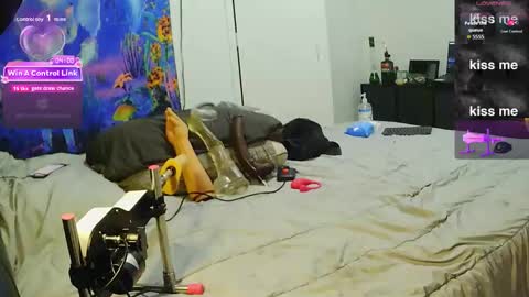 Snapshot of jordanxxx666 chatting on 12-21-25, 04:19 sissyjolicia online show from 12-21-25, 04:19