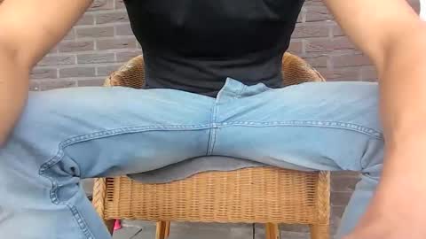 Snapshot of jordie198902 chatting on 09-30-25, 12:21 jordie198902 online show from 09-30-25, 12:21