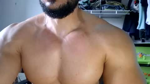 Snapshot of josefit06 chatting on 06-16-26, 04:31 josefit06 online show from 06-16-26, 04:31