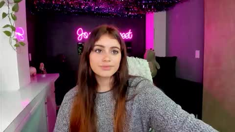 Snapshot of joselynsweet chatting on 09-14-25, 02:44 Sofia Garcia online show from 09-14-25, 02:44