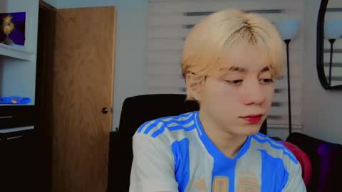 Snapshot of joseon_cute chatting on 06-17-26, 12:46 joseon_cute online show from 06-17-26, 12:46