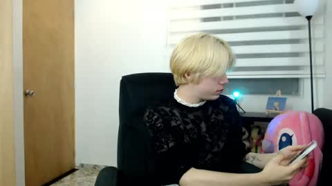 Snapshot of joseon_cute chatting on 07-08-26, 12:26 joseon_cute online show from 07-08-26, 12:26