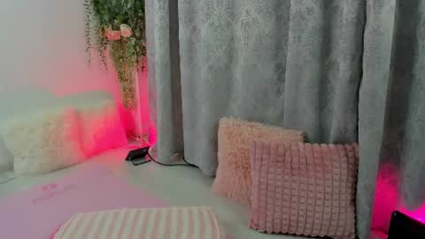 Snapshot of josephinemoon chatting on 07-05-26, 01:07 Josephine online show from 07-05-26, 01:07