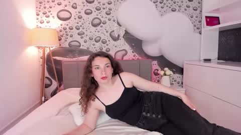 Josephine online show from 04-19-26, 06:10