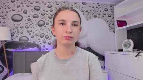 Josephine online show from 05-08-26, 12:10