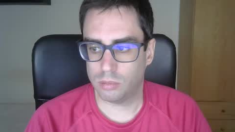 Snapshot of josevd chatting on 11-03-25, 11:44 Jose online show from 11-03-25, 11:44