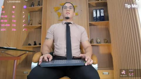 Snapshot of joshmiller___ chatting on 05-30-26, 11:40 joshmiller___ online show from 05-30-26, 11:40