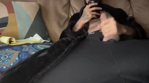 Snapshot of joshperrygoon chatting on 12-25-24, 08:17 joshperrygoon online show from 12-25-24, 08:17