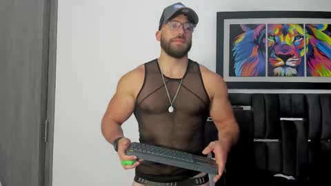 Snapshot of joshualyon chatting on 12-22-25, 07:55 Joshua The Lion online show from 12-22-25, 07:55