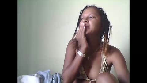 josiane online show from 11-10-25, 04:33