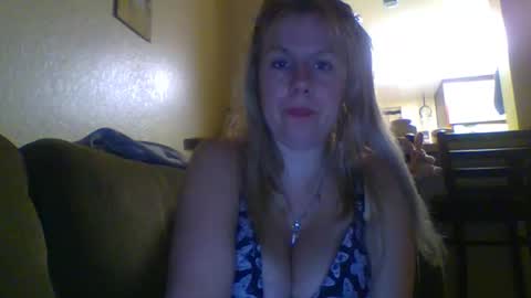 Snapshot of josiecaruso chatting on 10-30-25, 06:04 Lana Caruso online show from 10-30-25, 06:04