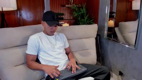 Snapshot of josseph_smit_ chatting on 03-03-26, 11:27 Josseph online show from 03-03-26, 11:27