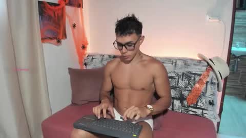 Im Jouliano online show from 10-23-25, 09:02