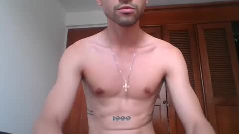 Snapshot of jovenvergonguapo09 chatting on 12-29-24, 08:04 Van Helsing online show from 12-29-24, 08:04