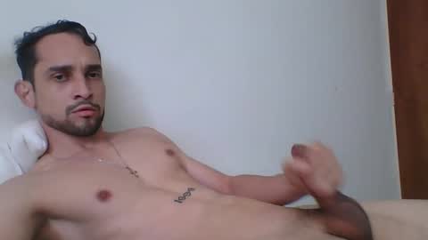 Snapshot of jovenvergonguapo09 chatting on 03-07-25, 04:33 Van Helsing online show from 03-07-25, 04:33