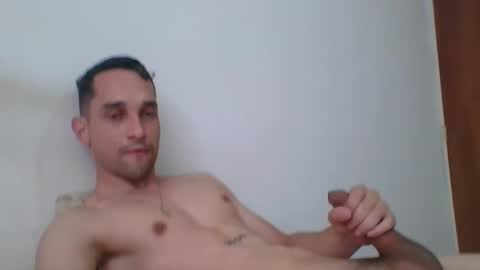 Snapshot of jovenvergonguapo09 chatting on 09-12-25, 01:44 Van Helsing online show from 09-12-25, 01:44