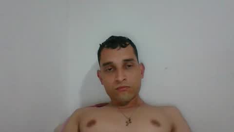 Snapshot of jovenvergonguapo09 chatting on 10-20-25, 02:45 Van Helsing online show from 10-20-25, 02:45